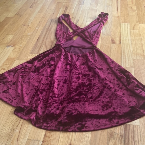 Women’s Lovely Day Dre’s. Red. Size M - Picture 4 of 6